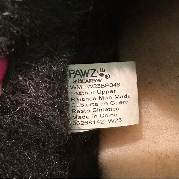 Like new BearPaw booties black ankle fall and winter suede booties size 7.5/8 - Picture 9 of 10